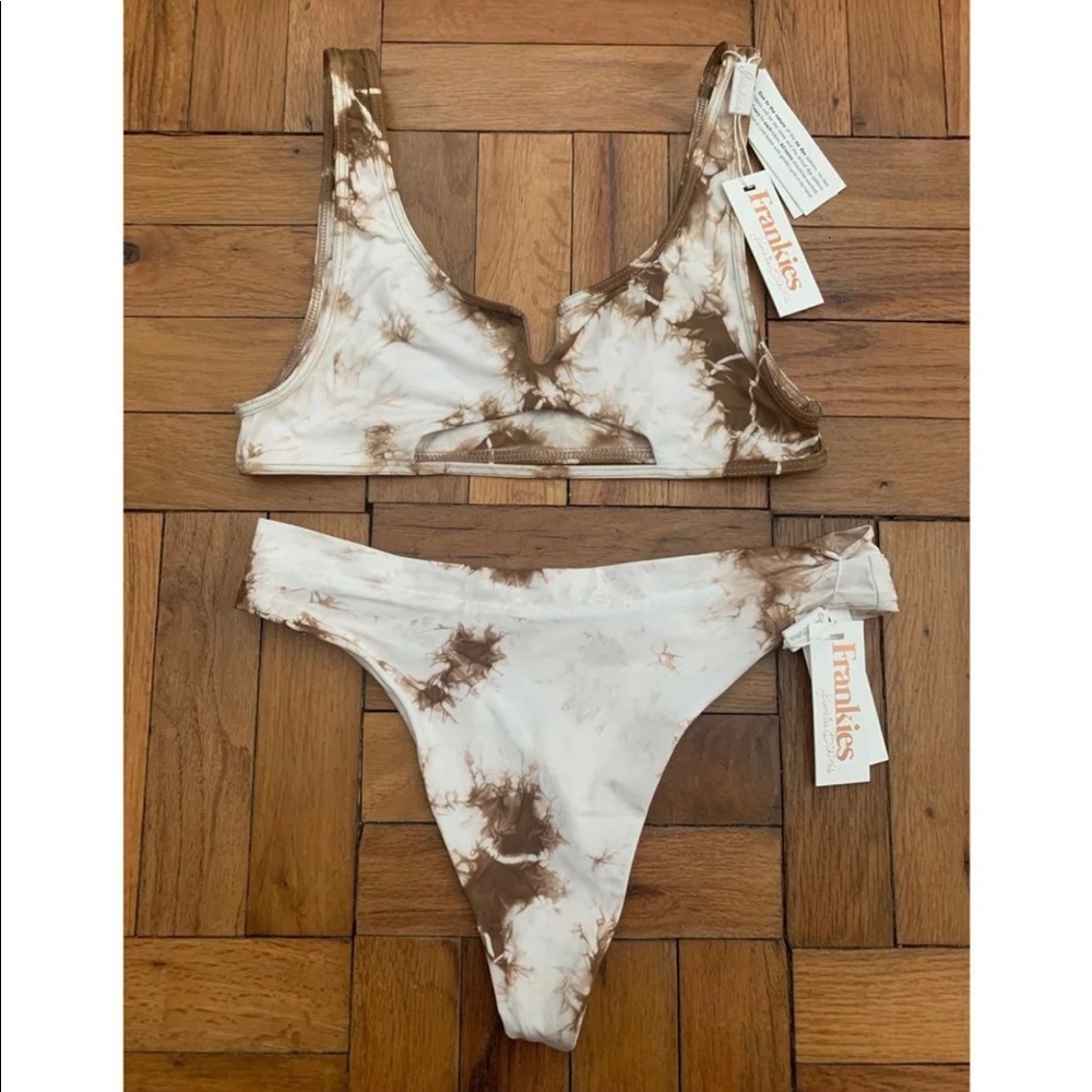 Frankies Bikinis Set